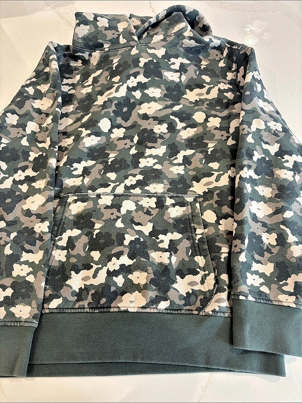 Greyson Camo Hoodie in Green & White Size Medium Like New